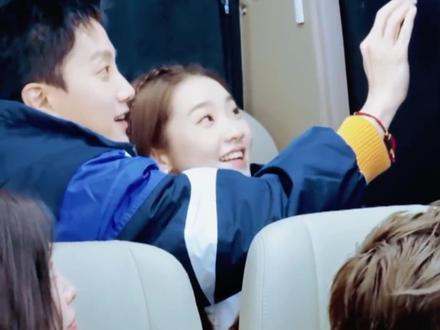 #范世錡 #张艺凡 #恋爱 原来男友照是发给真嫂子看的啊#娱乐评论大赏