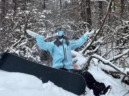 沉浸式滑雪穿搭🏂
#滑雪装备 #我的滑雪plog #滑雪女孩 #滑雪新手
