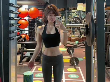 辣妹穿搭必备!巨显身材的超绝聚拢~#健身穿搭 #肌肉女#PINKAMY #pinkamy圆圆杯