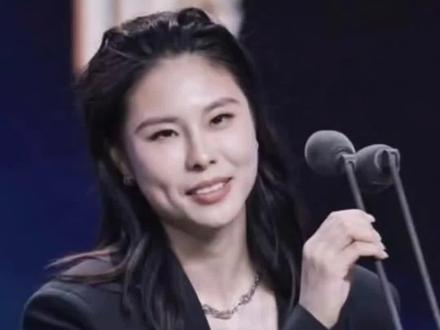 四川女篮官宣王思雨担任助理教练兼球员!!!#王思雨#中国女篮##四川远达美乐女篮