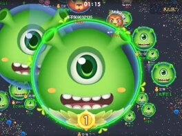 这好像是历史以来最大的球😂😂#霸屏#全屏覆盖#解压小游戏 #萌球大战#团战 #录屏