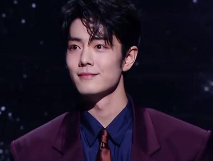 2026年肖战微博之夜红毯走秀,每一帧都是画报#肖战#肖战微博之夜#肖战微博之夜红毯造型 #肖战帅炸了