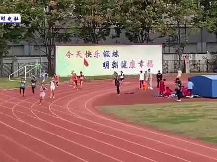 14岁女生百米短跑12秒07,跑出国家一级水平,超过第二名整个屏幕 #陆启睿 #100米 #田径 #百米短跑