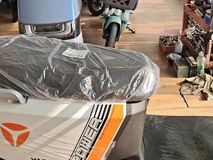 雅迪2023年新款战车欧雷运动版隆重登场,配置72V23,A大动力驱动,电机800w,前后双碟刹,续航里程150公里,欢迎砸单!