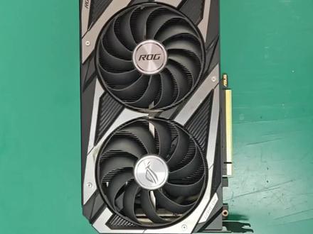 3. 3分钟破百℃的猛禽3080,全套保养降温20℃实测 又来了一张华硕3080猛禽,客户之前找人只换了硅脂,完全没解决高温问题
烤机才3分钟直接干到100℃,风扇拉满疯狂嘶吼,随时降帧保护
拆开一看散热垫老化、贴合不到位,全套深度散热保养安排
完工复测直降20多度,满载安安稳稳,噪音直接减半
只换硅脂治标不治本,显存供电导热垫才是高温元凶
#华硕猛禽3080 #显卡高温维修 #显卡清灰换散热垫