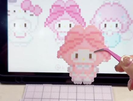 拼豆新手烫豆教程|还有宝宝不会烫无孔吗?
最后要用一个重物压平拼豆定型。
#拼豆 #拼豆教程 #保姆级教程 #拼豆熨烫