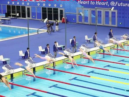 北京时间9月25日晚,在#杭州亚运会 游泳比赛女子200米自由泳决赛中,中国香港名将#何诗蓓 以1分54秒12获得了冠军,并打破了赛会纪录。这也是中国香港队在本届亚运会上获得的首枚游泳金牌。#香港 #中国游泳队