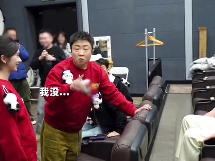 三蹦子🛺看👀法拉利🏎️