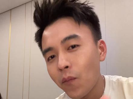 表白一下哈哈哈哈哈哈@野猪啾一 @野猪的朋友圈