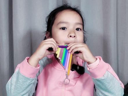 今天的手工作品,吸管排箫,只需要用到吸管就能做的,小乐器,一起来试试吧。
#儿童手工diy #我和孩子的手工故事 #儿童手工教程 #吸管排箫 #记录宝宝的点点滴滴