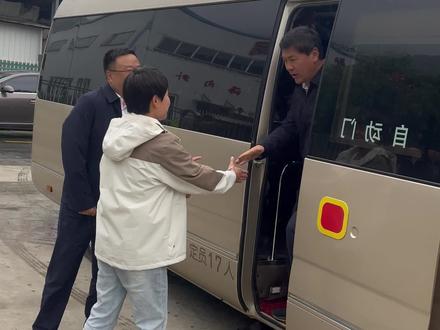省人大副主任罗强主任一行到海伶山珍指导调研,作为一名基层的乡村基层的人大代表,一定积极履职,把农业上的问题多反馈。欢迎更多朋友参与农业,参与乡村振兴!