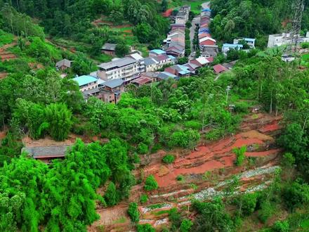 一个不能遗忘的小镇,莲花面积虽小,但名气却不小!#航拍 #城镇街景拍摄 #家乡美景随拍