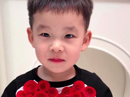 女神节手工|简单3步搞定玫瑰花爱心贺卡❤️ 女神节就要到了!和我一起做玫瑰花心型贺卡送给妈妈~仪式感满满❤️
#女神节 #三八妇女节 #女神节手工 #妇女节贺卡 #玫瑰花手工