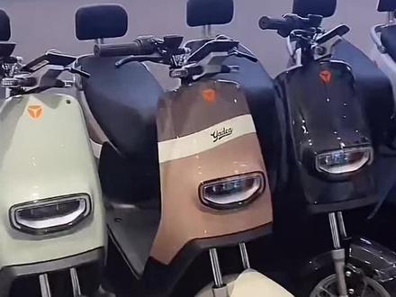 雅迪E3经典,续航60-70公里,时速30-40,车身小巧精致。#每天推荐好车 #同城优选 #电动车 #欢迎新老客户的光临 #总有一款适合你