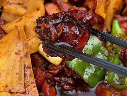 你们让吃的吕记炒鸡,姐已吃!#抖音美食推荐官 #洛阳美食 #洛阳