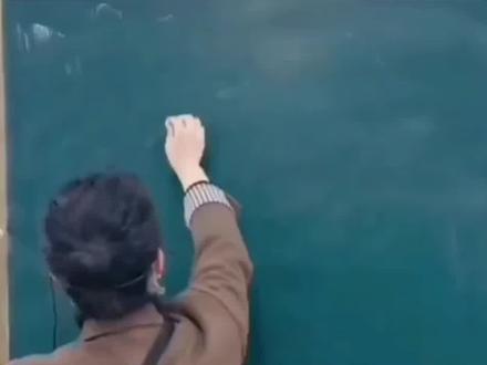 #神州观察 地理老师一笔成型中国地图,把祖国深深刻在心里@DOU+小助手