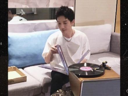 “涂鸦森林”的隐藏彩蛋终于和大家见面了。
单曲《涂鸦森林》已在各平台上线 欢迎收听🎧#星引力计划