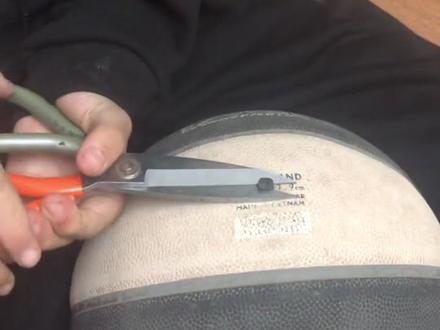 篮球坏了不要丢,戚伟烨教大家修复篮球