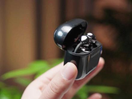 佩戴舒适,音质在线,还带AI的蓝牙耳机,关键还是#纽曼大品牌#开放式耳机#蓝牙耳机#AI耳机#耳夹式耳机