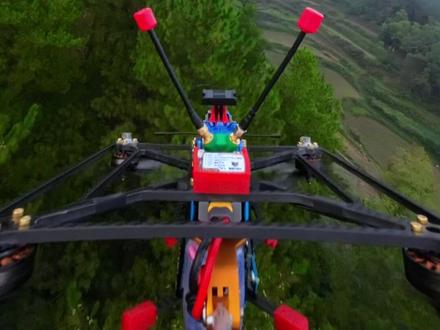 一台采用o3图传,并且兼顾远航和全防水,你会考虑吗?#穿越机 #玩的就是心跳 #贴地飞行 #第一视角