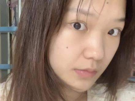 一个人在宿舍也能染出这么美的发色!这个亚麻灰棕都去染好吗!真太好看了!#okcs染发膏 #亚麻灰棕 #染发日记 #自己染发 #染发膏推荐