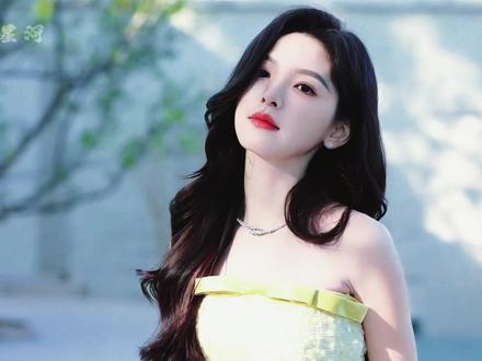 《雨霖铃》开播仅一天,为何章若楠仅凭一段打戏爆火?从甜妹到侠女,她的实力没有上限#雨霖铃开播 #章若楠 #章若楠雨霖铃 #内容启发搜索 #影娱热点团