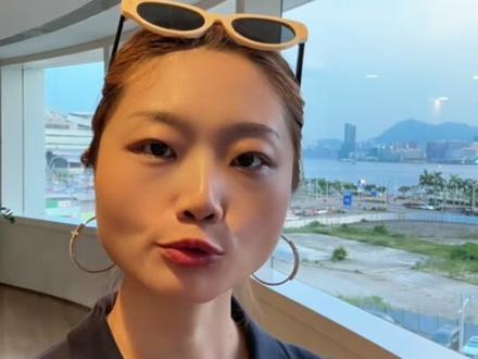 香港银行卡要废了?😱5.27金管局新规真实影响 5月27日香港金管局出新规,好多人直接慌了:港卡不能用了?美股买不了了?
我查了原文后告诉你:没那么夸张!
✅ 储蓄账户该收钱收钱、该转账转账,完全正常
❌ 主要针对投资账户收紧
三条核心措施:
1. 假证件假地址开的投资账户 → 直接关
2. 零资产 + 12个月没操作 → 要被清理
3. 新开投资账户 → 必须书面声明资金全部来自海外(普通人基本开不了)
已经开户的朋友别慌,合规老账户继续正常买港股美股!
现在必须做的事:赶紧查查你的投资账户,零资产+长期不动赶紧操作,别被被动关户!
#真实生活分享计划 #香港 #香港银行卡 #美股 #香港保险
