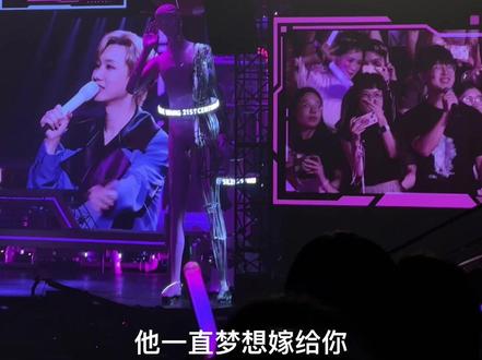 啊啊啊啊啊看相册拍了这一段!好温柔啊哥!#汪苏泷#现场版live#汪苏泷郑州演唱会