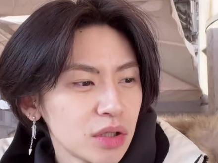 小琳凯想设计一款ai staff:🈲️ai 哈哈哈哈哈哈
#小鬼王琳凯 #憋住不准笑 #直播