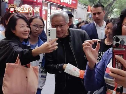 来的时候好好的 回去的时候留我一个人 #搞笑 #黄仁勋 #福克斯 #旅游