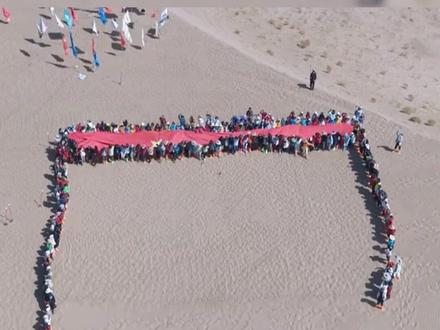 “请到民勤种棵树”在这个春天火了。 #民勤 #种树 #正能量 (消息来源:中国新闻网 素材来源:民勤融媒 剪辑制作:吕淋淋 温维娜)