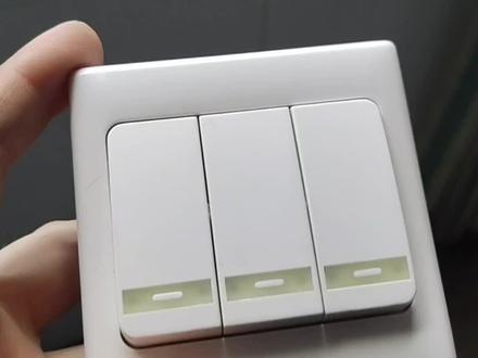 暗装控制面板开关损坏了,重新找一个新的控制面板安装回去#维修电工