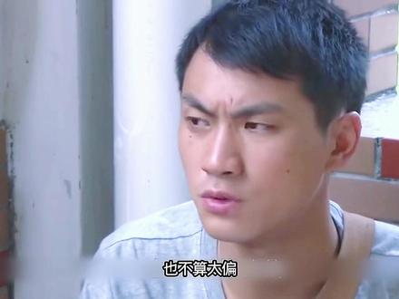穷学生考上国防大学却因为迟到被退学,室友的做法让他感动不已#我的观影报告 #国防生#精彩片段 #因为一个片段看了整部剧