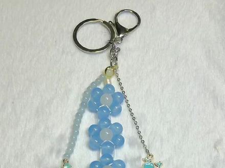 #原创手作 #手工 #手作饰品 #手工diy #串珠 简单易学的串珠小花,很适合这个夏天的你哦~~~