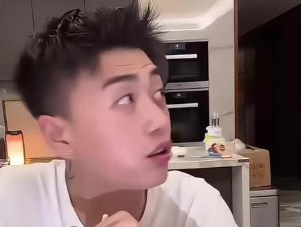 小婉说和权子恋爱时晚上不卸妆,每天权子醒来看到的都是全妆哈哈哈哈 #薛小婉 #任权 #薛小婉任权