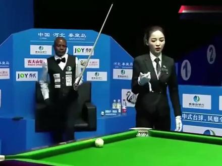 美女裁判王钟瑶解释怎么炸球堆,张鹏听着憋不住,你漂亮说啥都对