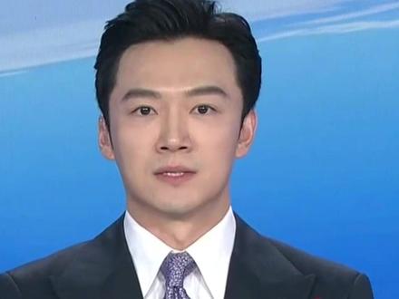 国家继续对油价采取调控措施 4月7日24时起,国内汽、柴油(标准品)价格每吨分别上调800元、770元。调控后实际上调420元、400元。