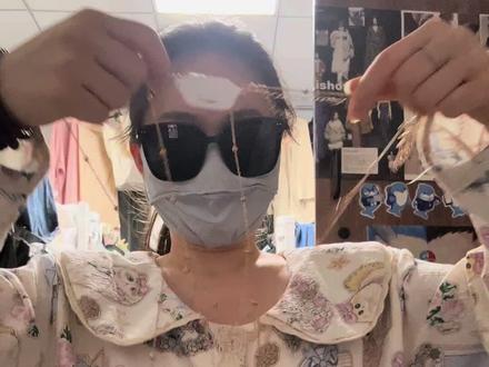 @First Time 折腾了半个小时终于搞明白这个东西是如何佩戴的了……
明天发成品~#创作者中心 #胸链