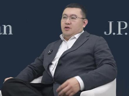 先敬罗衣再敬人