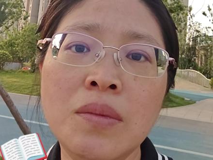 追觅俞浩6年做到150亿 凭这3件事
工厂老板看完都坐不住了😱
清华天才喊出"百万亿美金"
有人说他疯了 有人说他敢
作为一个宁波工厂主
我认真拆完发现
这3件事 我们小厂也能学⬇️
第1件:技术死磕 不做组装厂
10万转的马达 自己研发
打破国外20年垄断
第2件:先出海 再回国
海外营收占80%
绕开国内内卷
第3件:全员个人IP
俞浩自己天天发声
要求员工每天3条视频
粉丝过万奖1万
具体怎么落地 看视频👆
我是缘姐
带中国工厂 用AI赚老外的钱
关注我 不踩坑✊
#追觅 #俞浩 #工厂老板 #宁波工厂主 #外贸