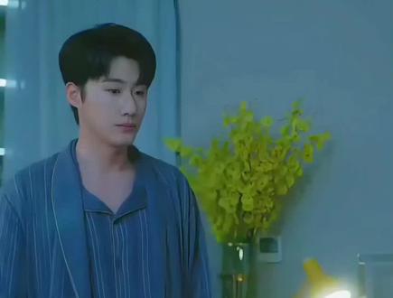 老公让你睡前不要玩手机……听不听?#赵振栋 #高甜来袭 #这谁顶得住啊 #因为一个片段看了整部剧 #dou上热门 @DOU+小助手 @DOU+上热门 @抖音小助手