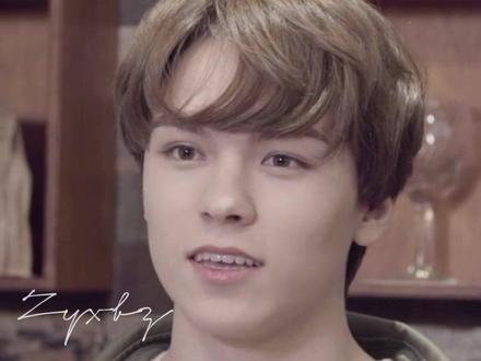 “连队员都没听过的,只属于我们两人的dolly “
#率八 #徐明浩 #崔韩率 #初恋 #世界第一初恋