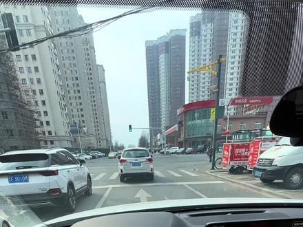汽车博主第一视角开车视频,怎么拍摄?超简单~#女司机 #新手司机 #开车第一视角拍摄 #手机支架安全拍摄