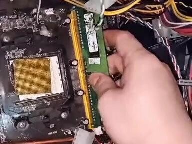 看看旧电脑里边哪些是能提出黄金的 #电子垃圾提炼黄金