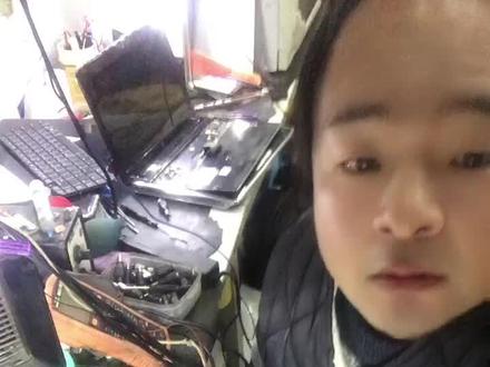 联想的笔记本电脑键盘坏了,新款的键盘是内嵌式的,铆焊在壳子上的,正在维修中