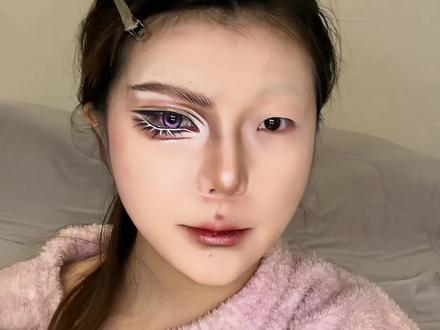 来啦🌚墨燃cos眼妆教程 (还有其他想看的眼妆吗)#墨燃 #妆教 #眼妆教程 #二哈和他的白猫师尊 #cos眼妆教程