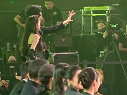 刘宇宁上台领奖 #刘宇宁 #星光大赏 #星光大赏红毯 #星光大赏阵容