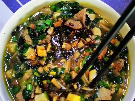 今天给大分享长安座席臊子面的做法#长安臊子面 #美食教程 #美食分享 #臊子面 #地方特色美食 #民间传统美食 #抖音美食推荐官