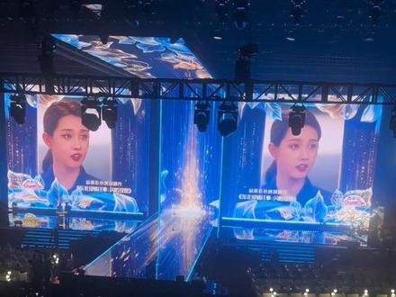 恭喜小东北获得品质匠心创制剧作奖#郭宇欣 #微短剧品质盛典 #东方卫视 #东北爱情往事闪婚玫瑰