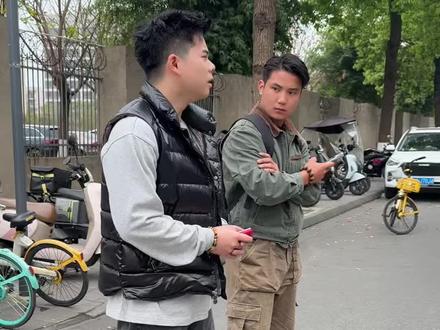 随机检测路人会不会帮你打掩护#随机挑战 #大头历险记 #社恐